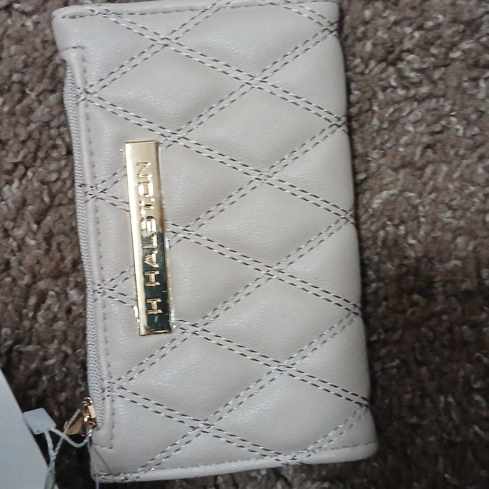 NWT Halston Quilted Cream Mini Wallet - Picture 2 of 12